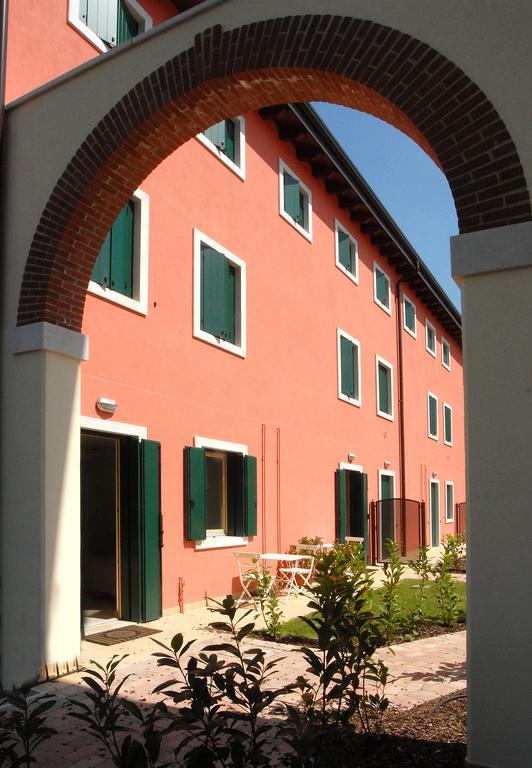 B&B Corte Dei Cedri ブッソレンゴ エクステリア 写真