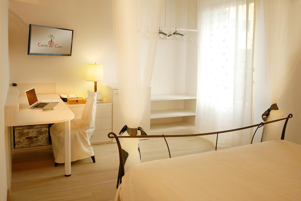 B&B Corte Dei Cedri ブッソレンゴ エクステリア 写真