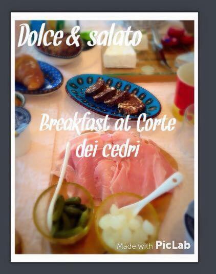 B&B Corte Dei Cedri ブッソレンゴ エクステリア 写真